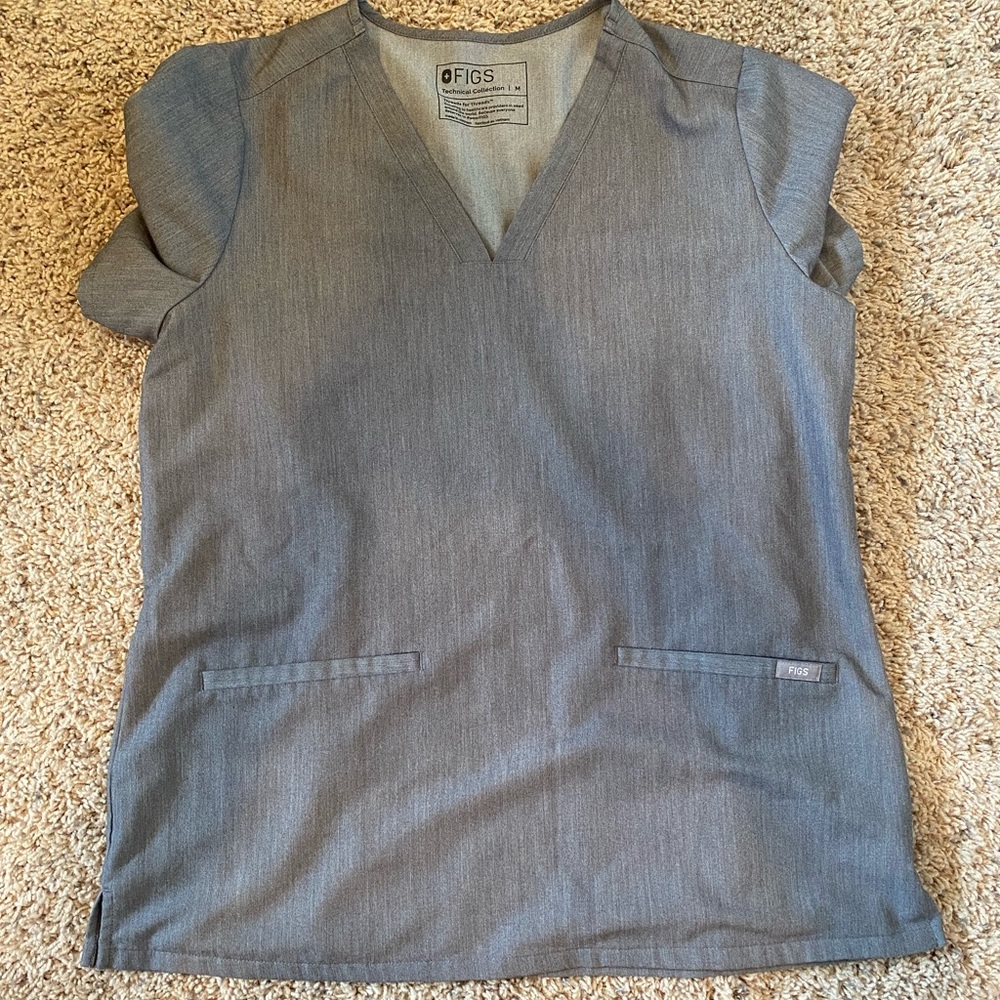Figs Graphite Gray Top Size Medium - image 1